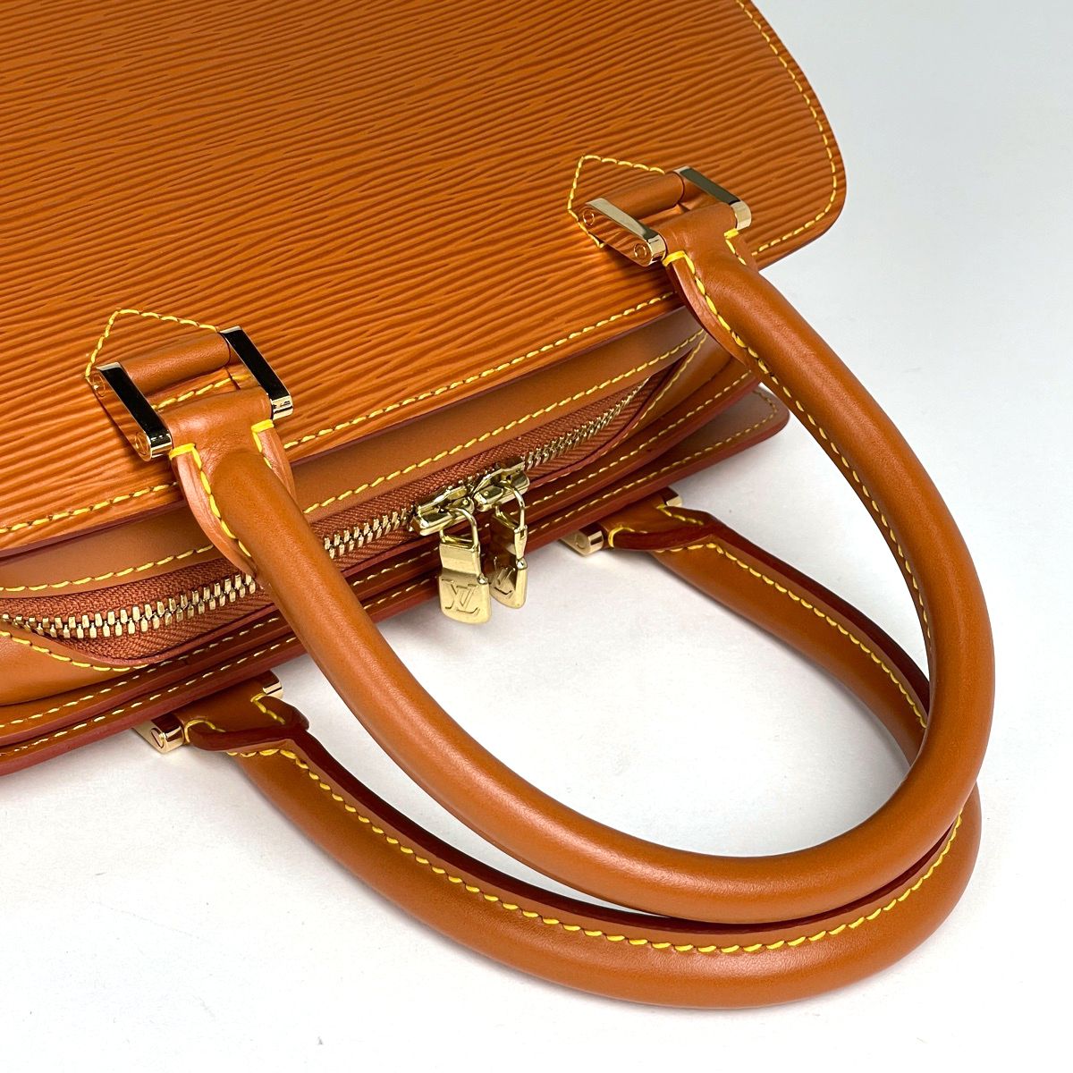 Louis Vuitton Pont Neuf Handbag Epi Cipango Gold — view 5