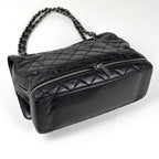 Chanel CC Logo Chain Shoulder Bag Leather Black — view 2