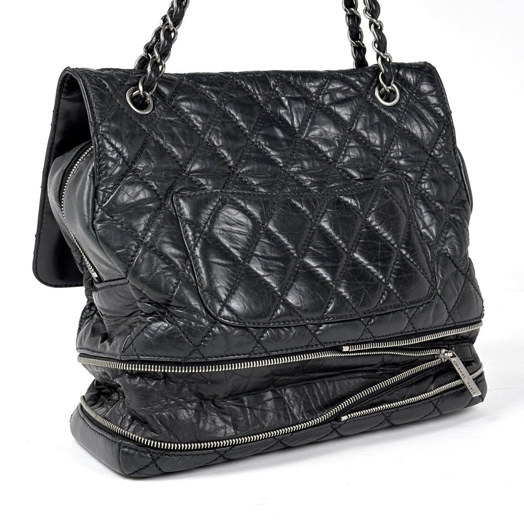 Chanel CC Logo Chain Shoulder Bag Leather Black — view 3