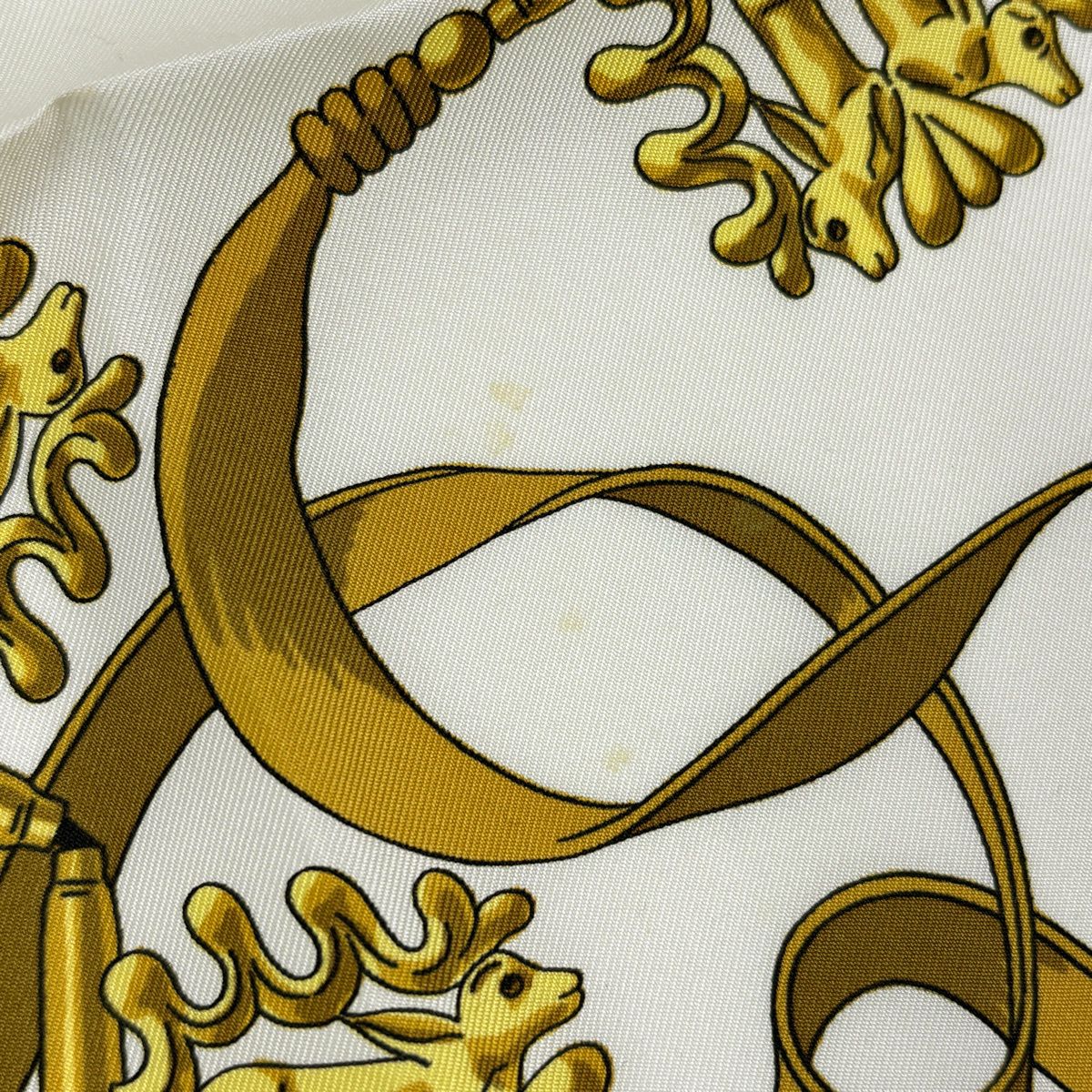 Hermes Carre 90 les Cavaliers D'or Yellow Gold Knight Scarf Silk White — view 4