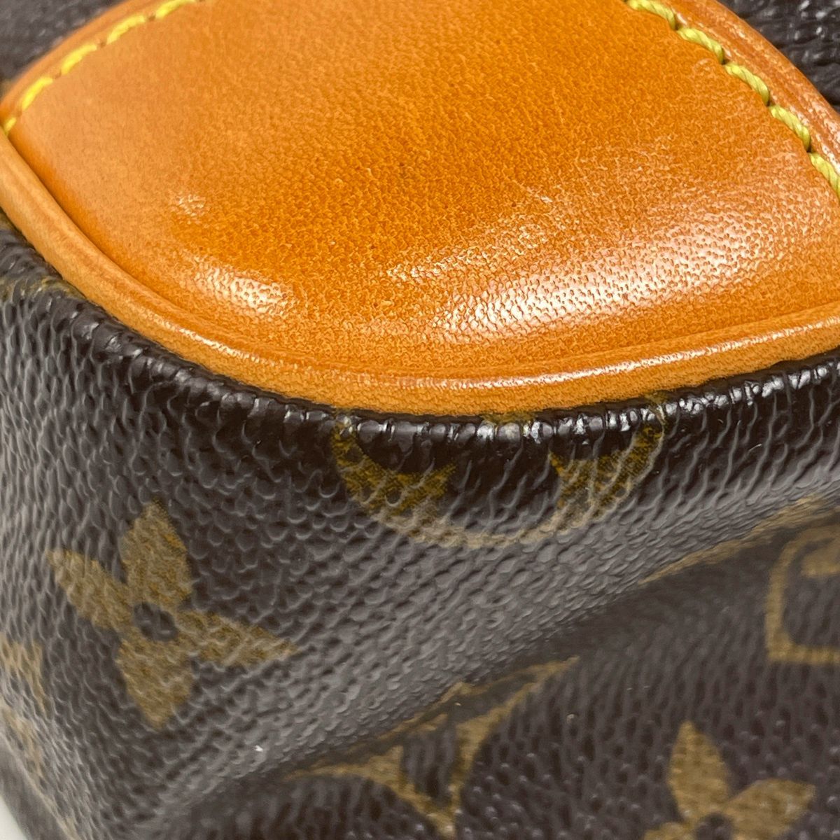 Louis Vuitton Nile Shoulder Bag Monogram Brown — view 3
