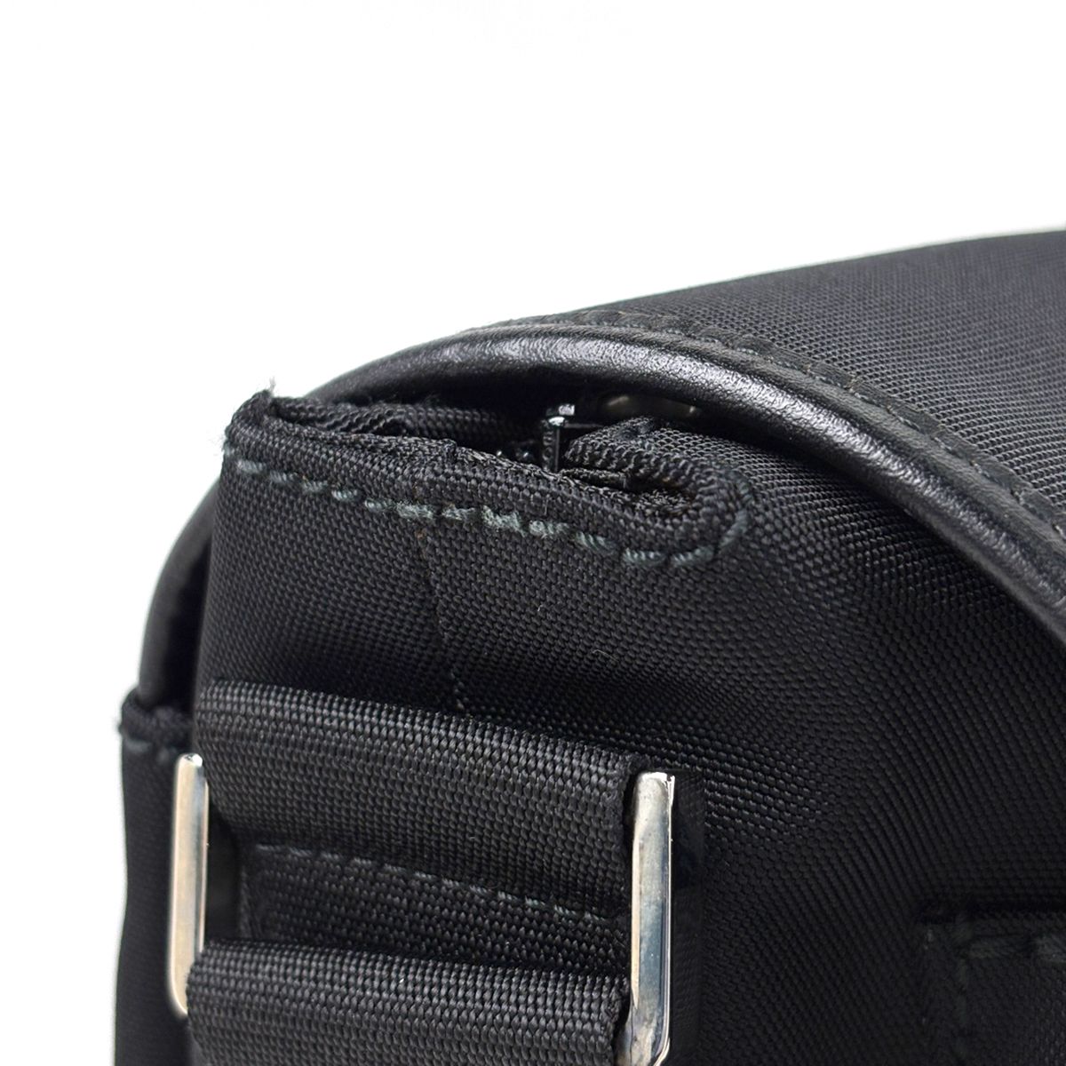 Gucci Logo Shoulder Bag Nylon Black — view 4