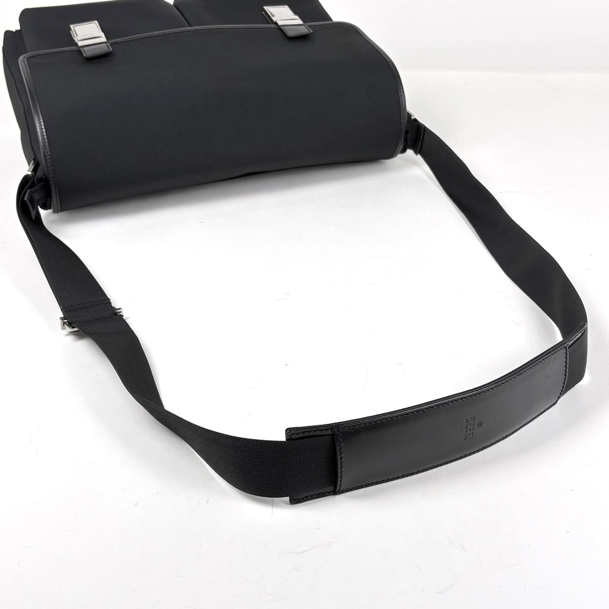 Gucci Logo Shoulder Bag Nylon Black — view 5