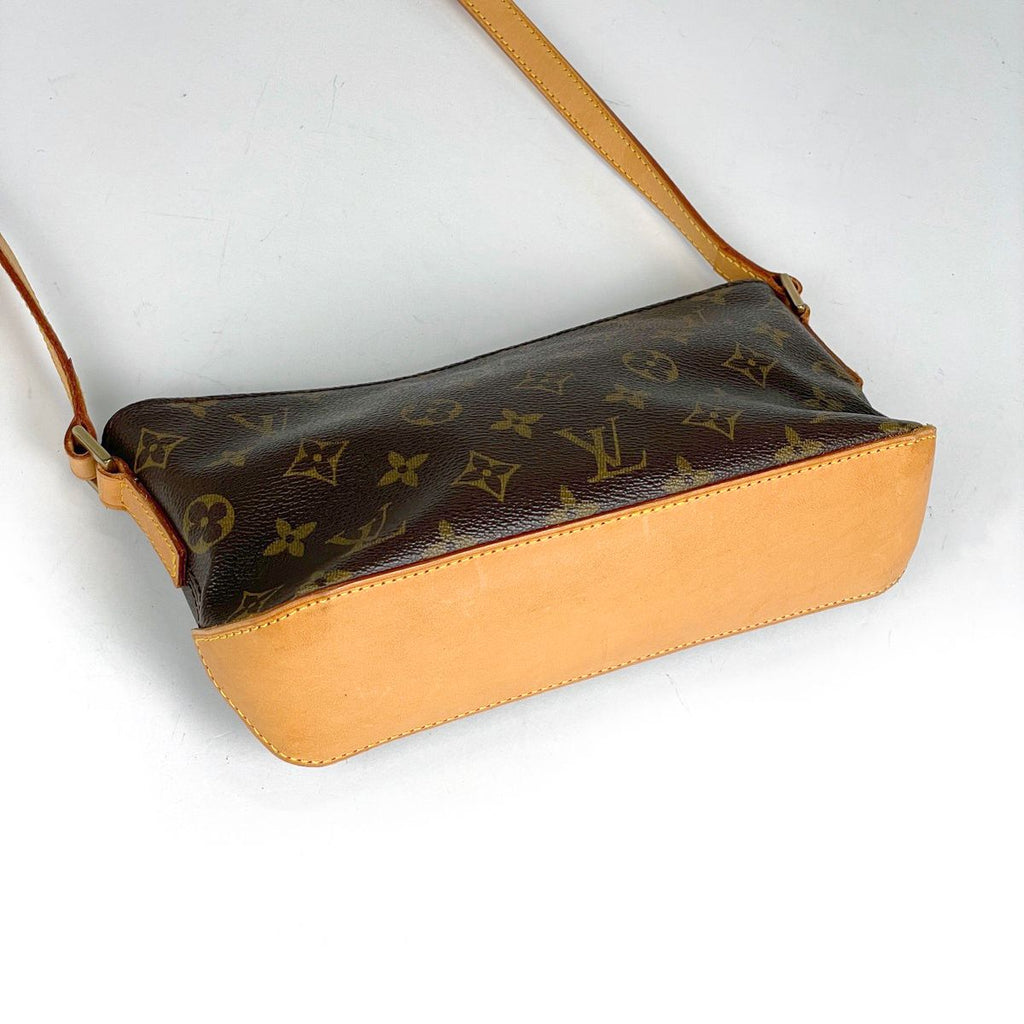 Louis Vuitton Trotteur Pochette Shoulder Bag Monogram Brown — view 2