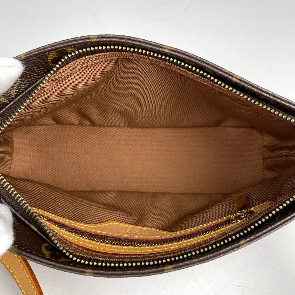 Louis Vuitton Trotteur Pochette Shoulder Bag Monogram Brown — view 7