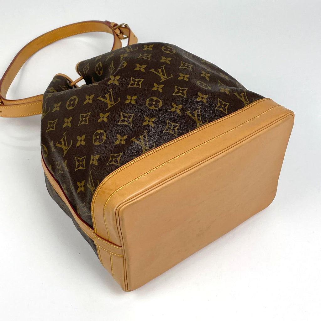 Louis Vuitton Noe Shoulder Drawstring Bag Monogram Brown — view 2