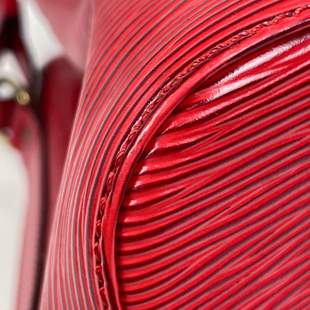 Louis Vuitton Petit Noe Shoulder Drawstring Bag Epi Castilian — view 3