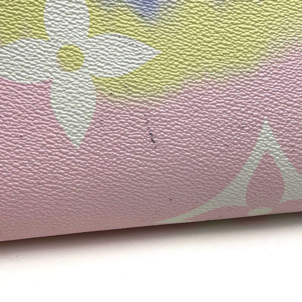 Louis Vuitton On The Go GM LV Escale Tote Monogram Giant Pastel — view 4