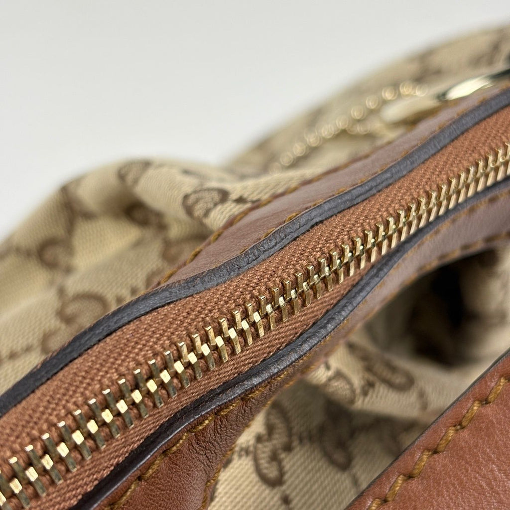 Gucci GG Pattern Ski Shoulder Bag Canvas Brown — view 4
