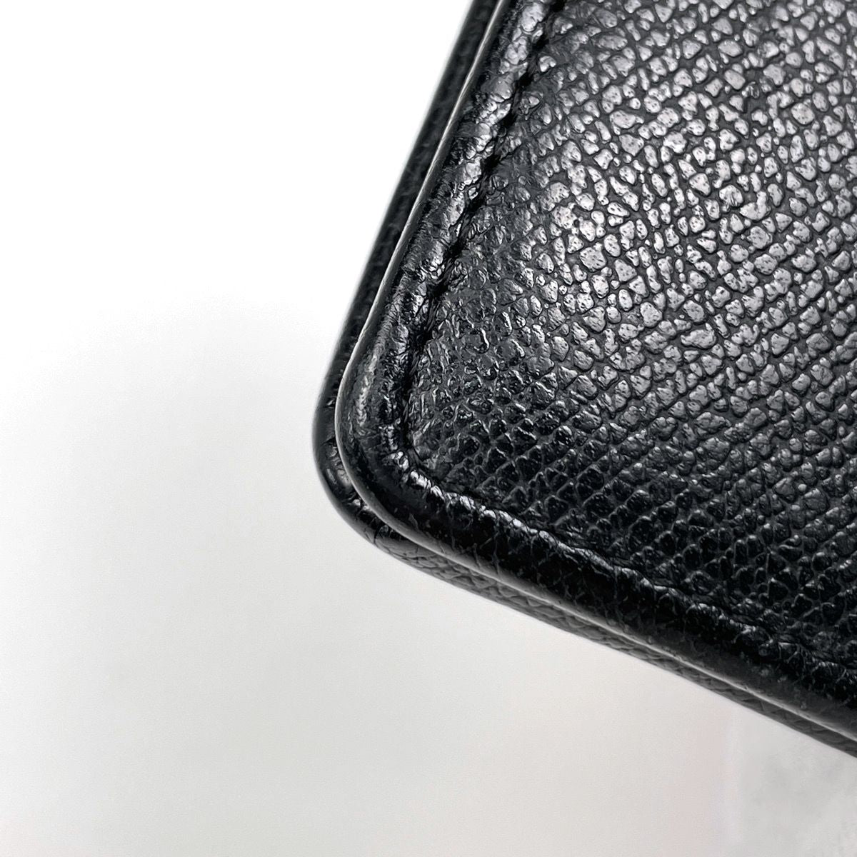 Chanel Coco Button Bifold Wallet CC Logo Leather Black — view 3