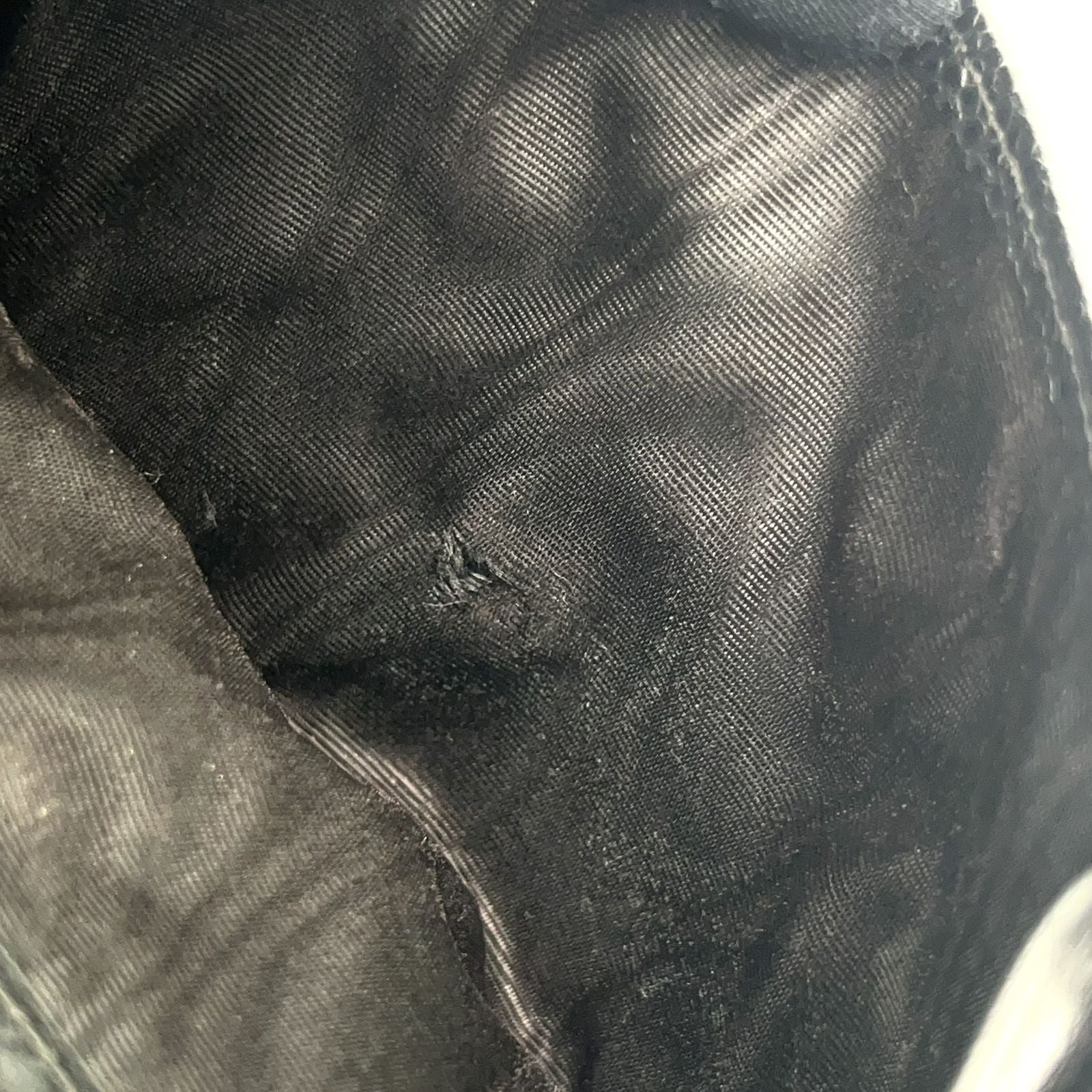 Chanel Caviar Leather CC Logo Hook Fold Wallet Mini Black — view 9