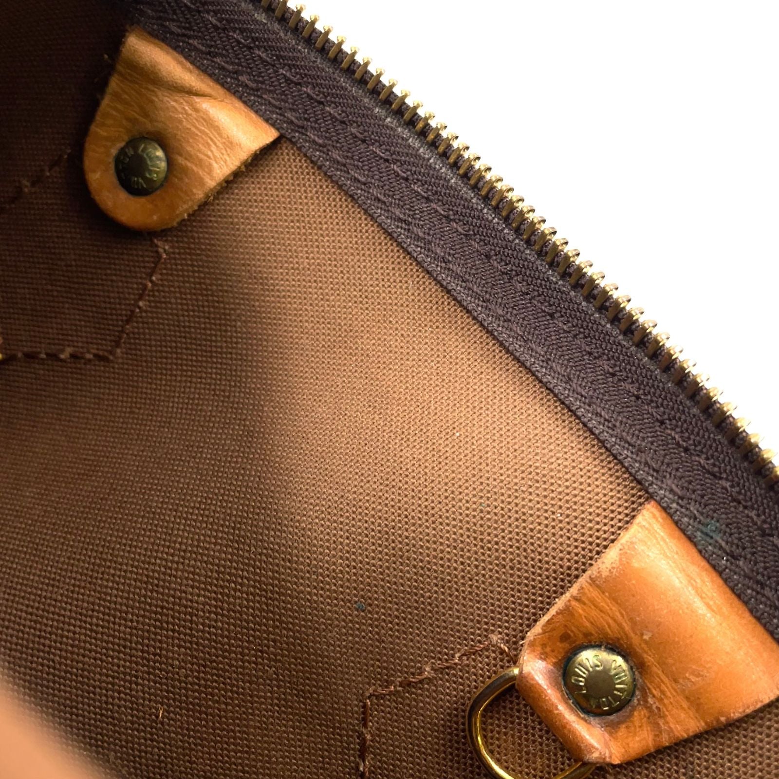 Louis Vuitton Speedy 25 Vintage Handbag — view 9