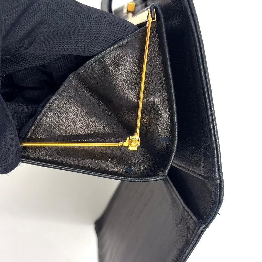 Chanel CC Logo Lambskin Black Bifold Wallet Gold — view 9