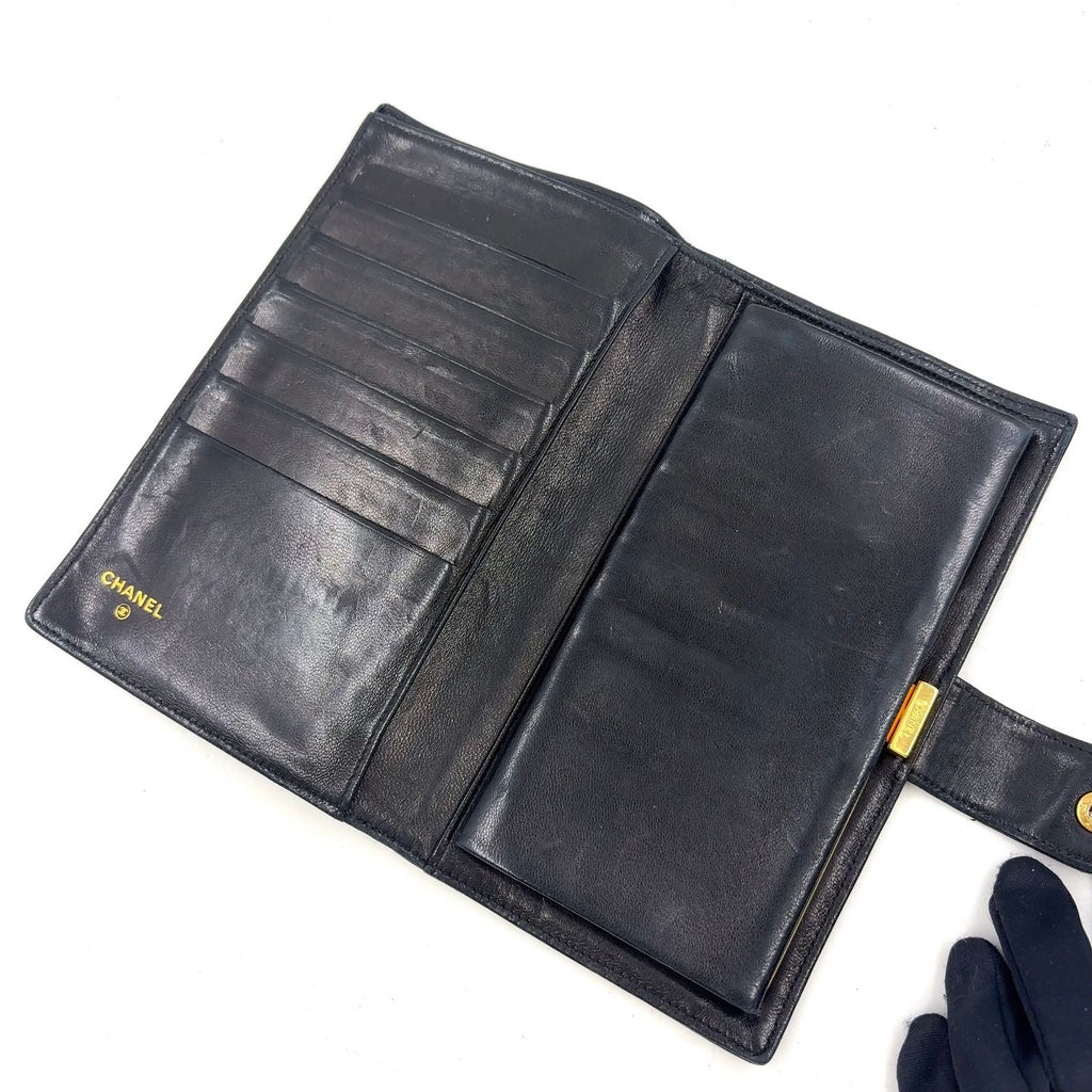 Chanel CC Logo Lambskin Black Bifold Wallet Gold — view 3