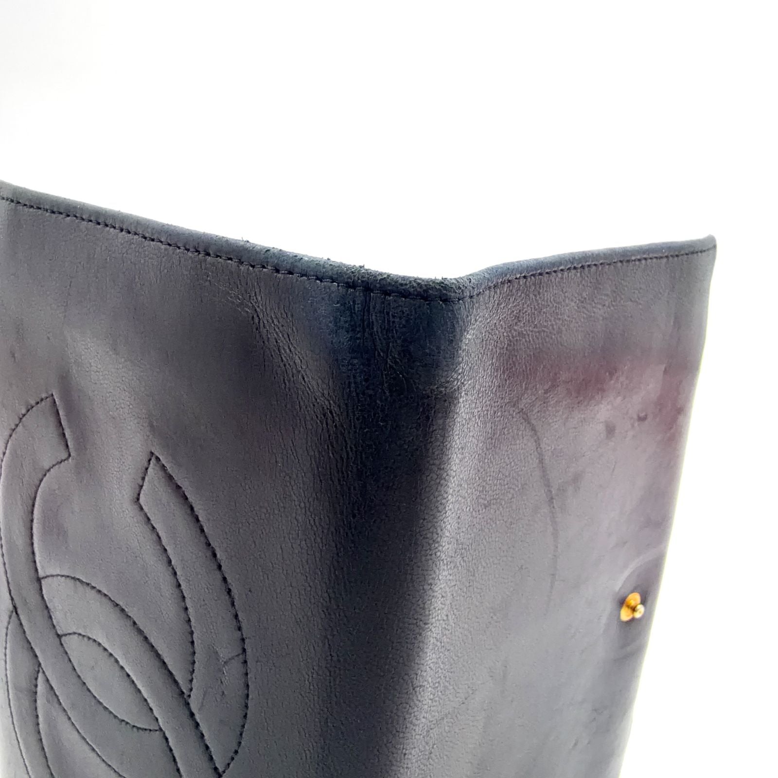 Chanel CC Logo Lambskin Black Bifold Wallet Gold — view 7