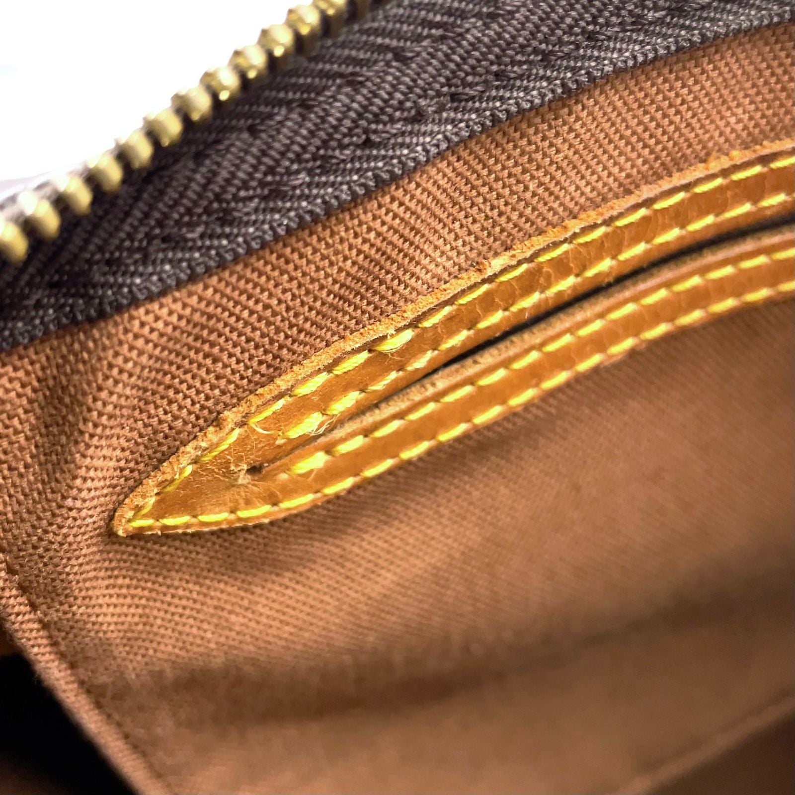 Louis Vuitton Speedy 30 Monogram Leather Brown Handbag Gold — view 8