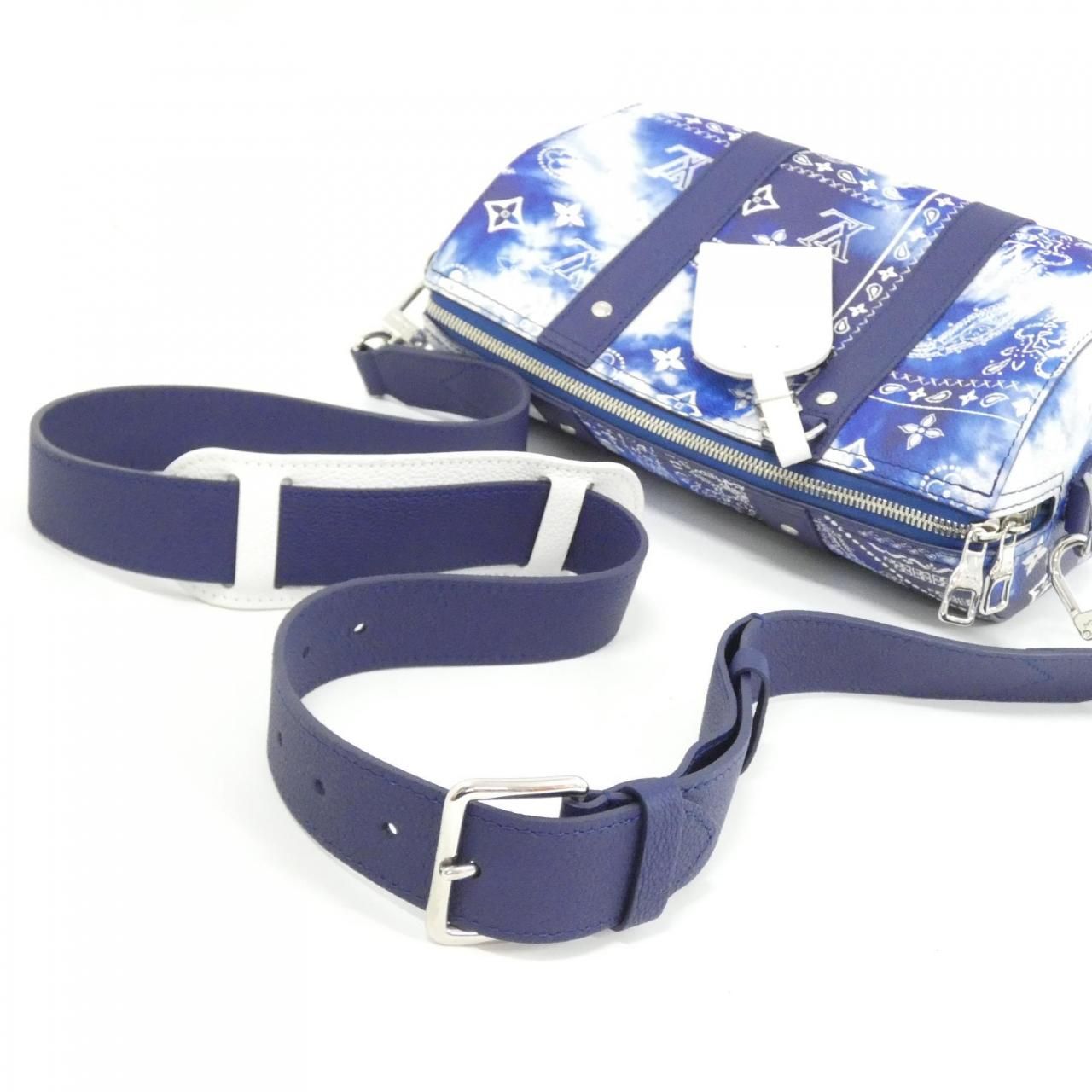 Louis Vuitton Monogram Bandana City Keepall Shoulder — view 7