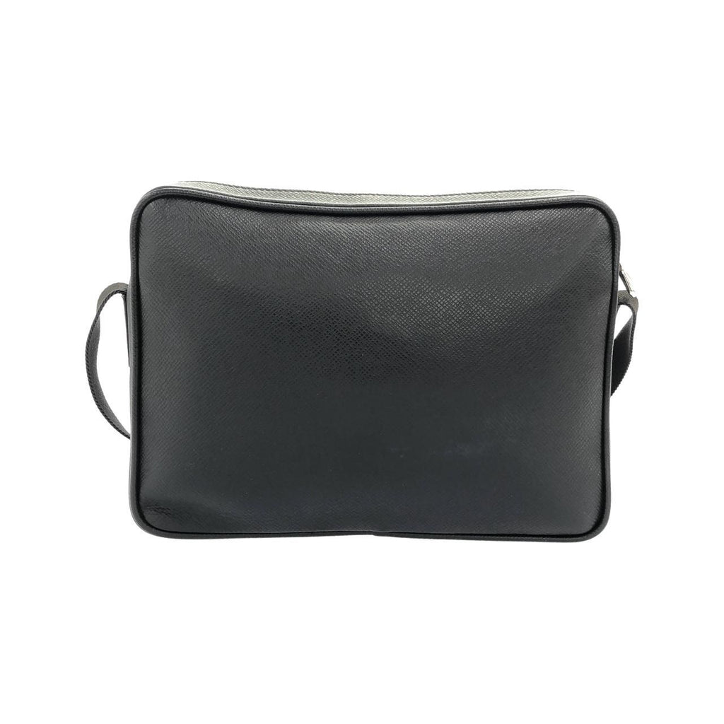 Louis Vuitton Taiga Bum Bag Outdoor — view 2