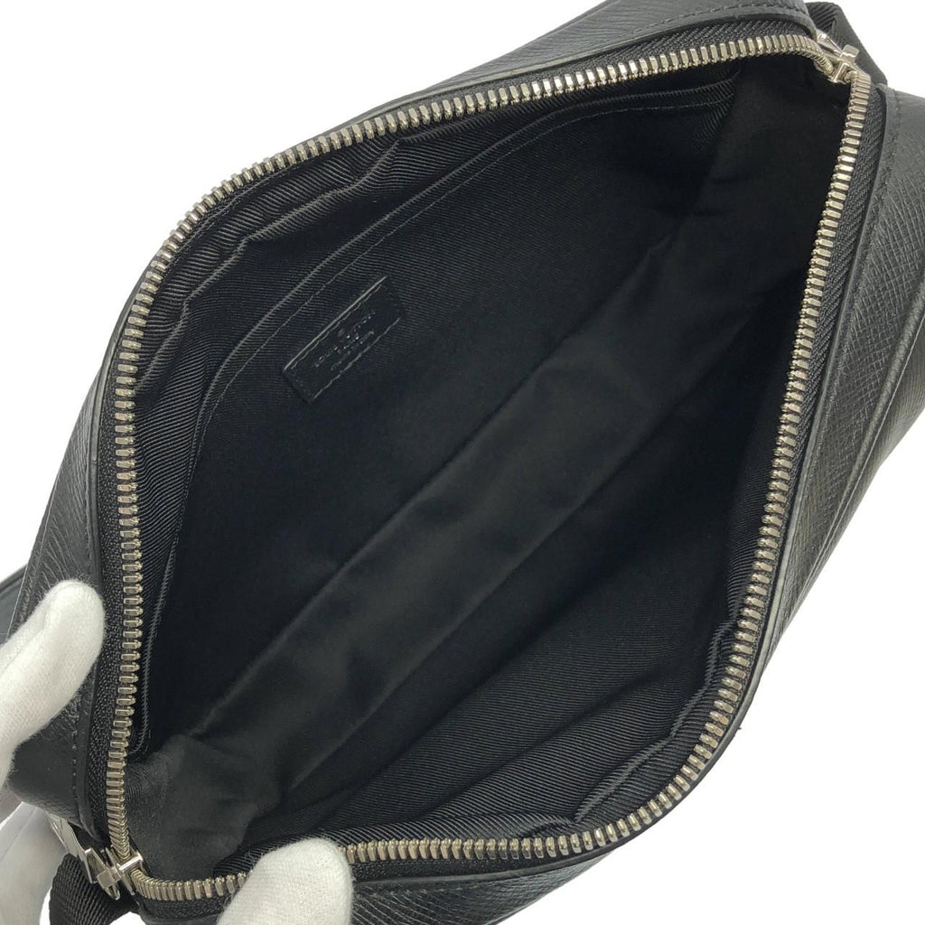 Louis Vuitton Taiga Bum Bag Outdoor — view 9