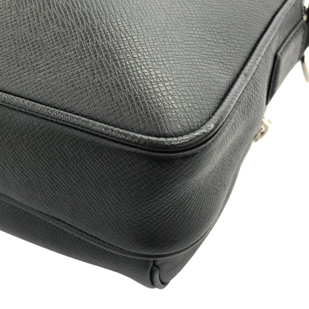 Louis Vuitton Taiga Bum Bag Outdoor — view 3