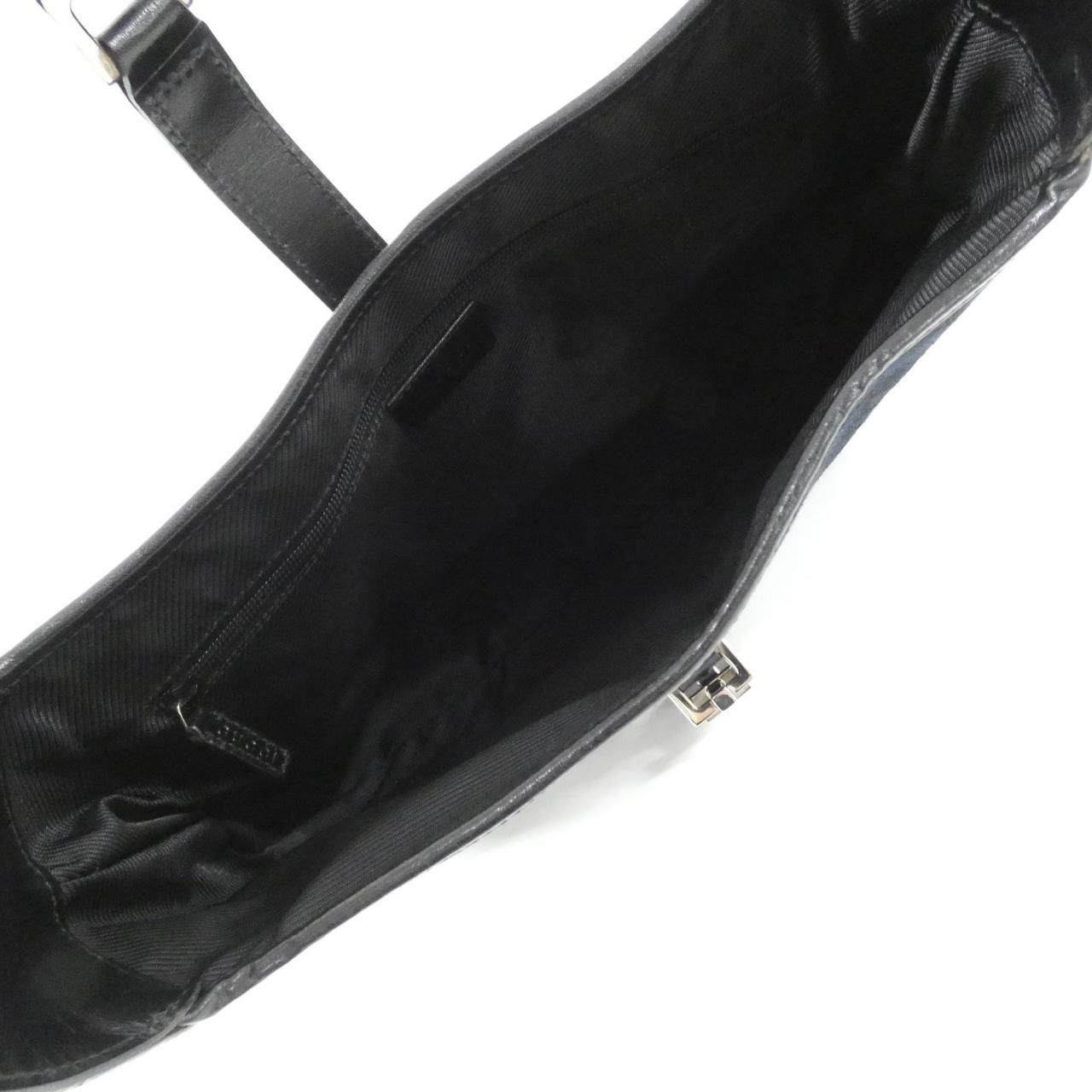 Gucci Vintage 001 Shoulder — view 9