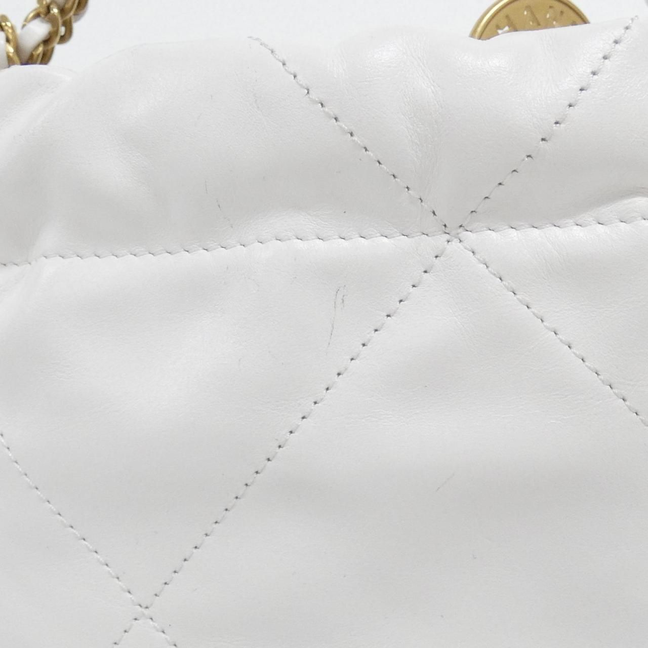 Chanel 22 Line Mini — view 4