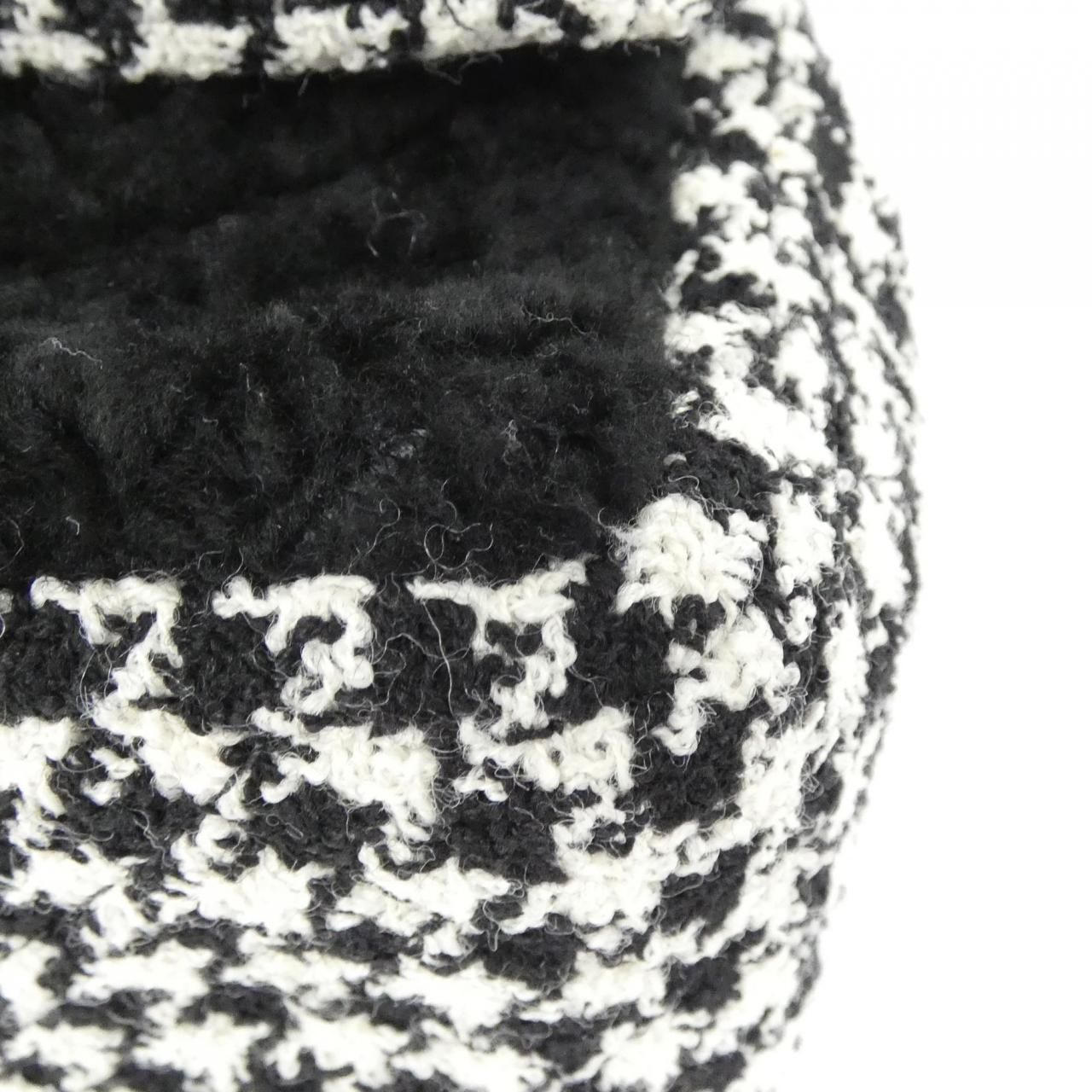 Chanel Shoulder Bag Black — view 3