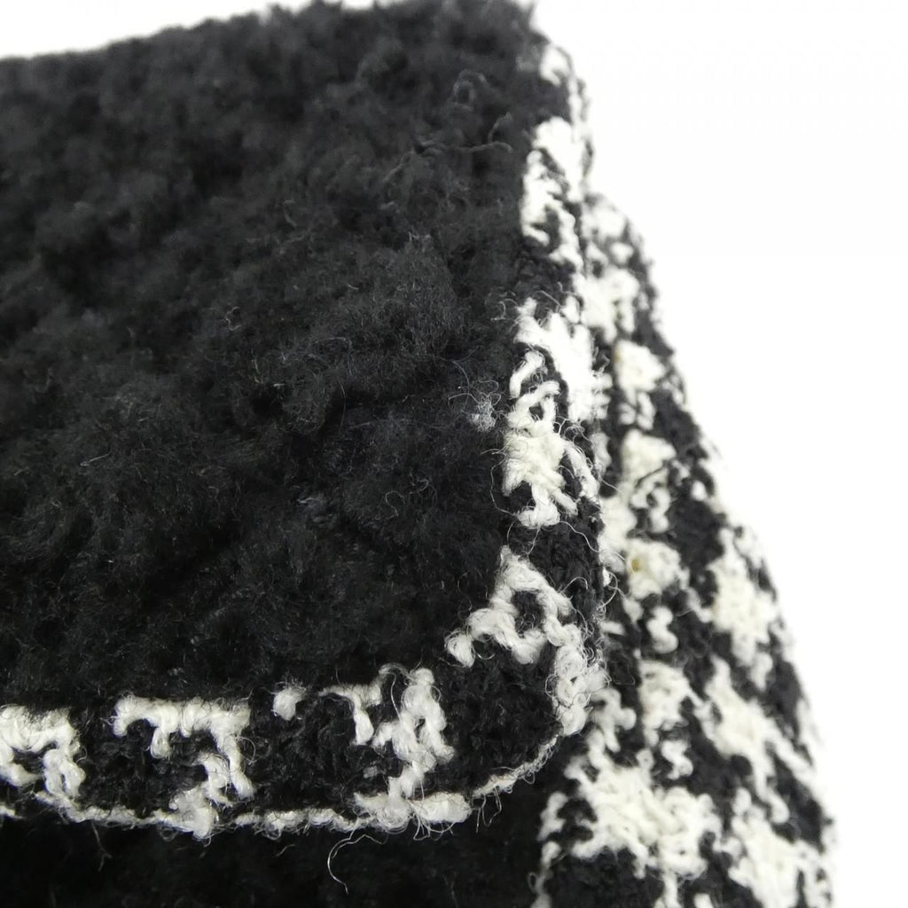 Chanel Shoulder Bag Black — view 4