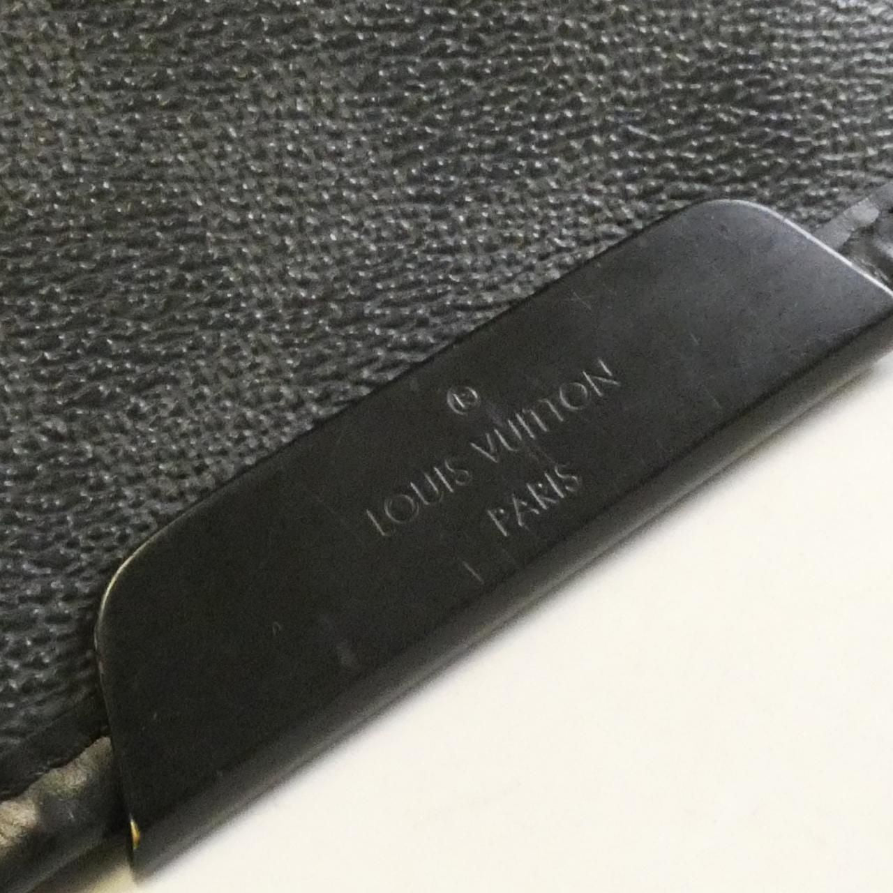 Louis Vuitton Damier Graphite Daniel GM Shoulder — view 4