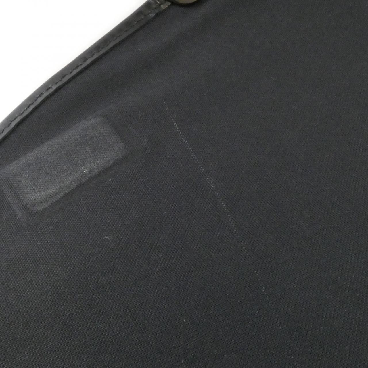 Louis Vuitton Damier Graphite Daniel GM Shoulder — view 9