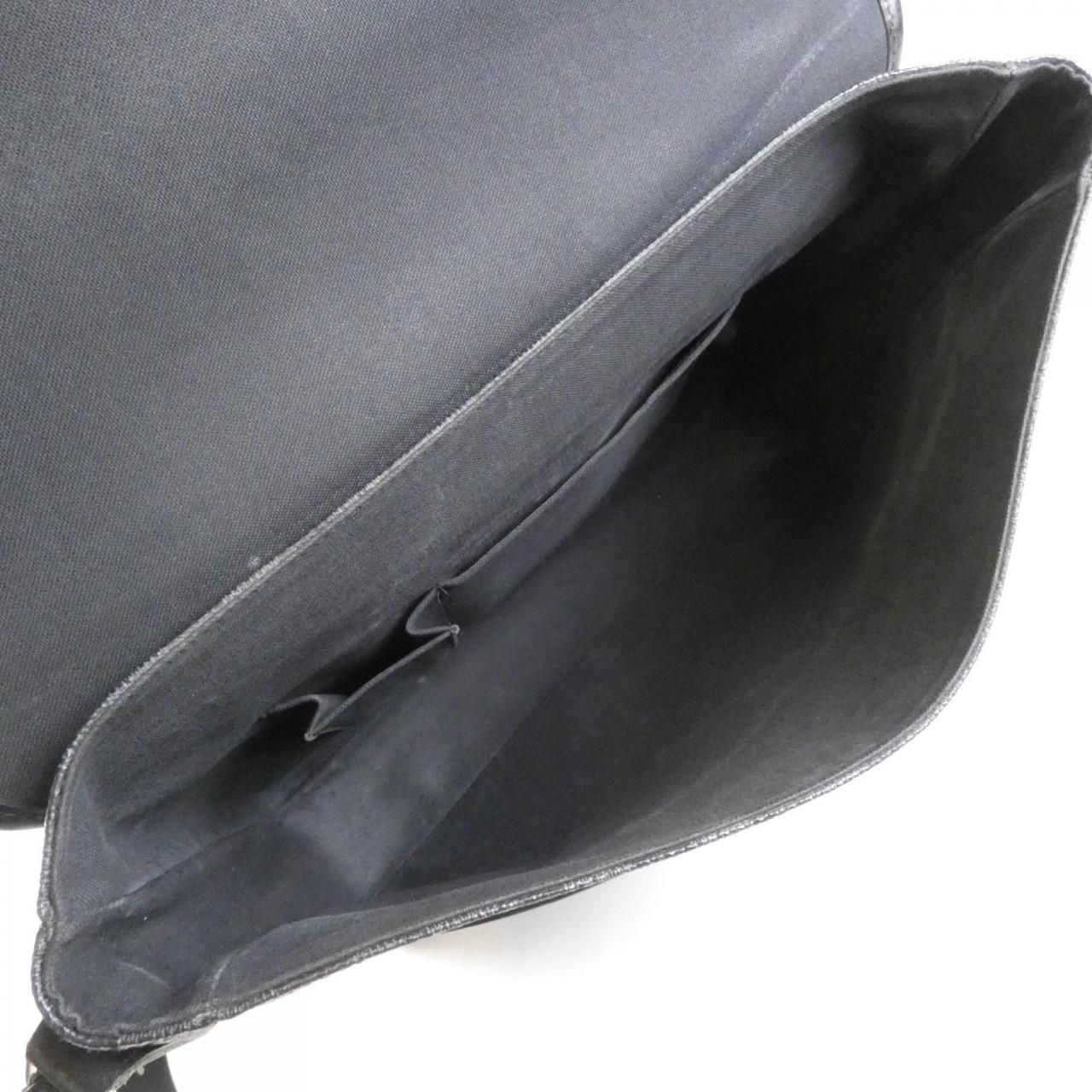 Louis Vuitton Damier Graphite Daniel GM Shoulder — view 8