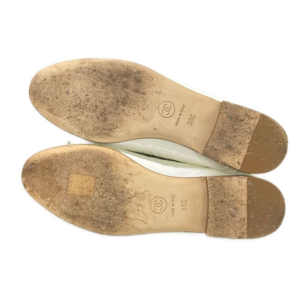 Chanel Flat Shoes 36c White CC Logo Ribbon Leather — view 7