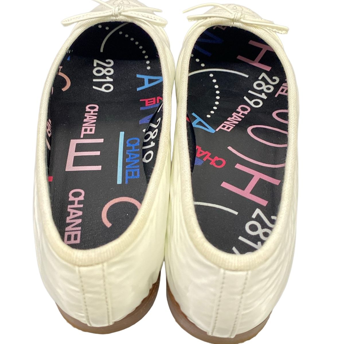 Chanel Flat Shoes 36c White CC Logo Ribbon Leather — view 8