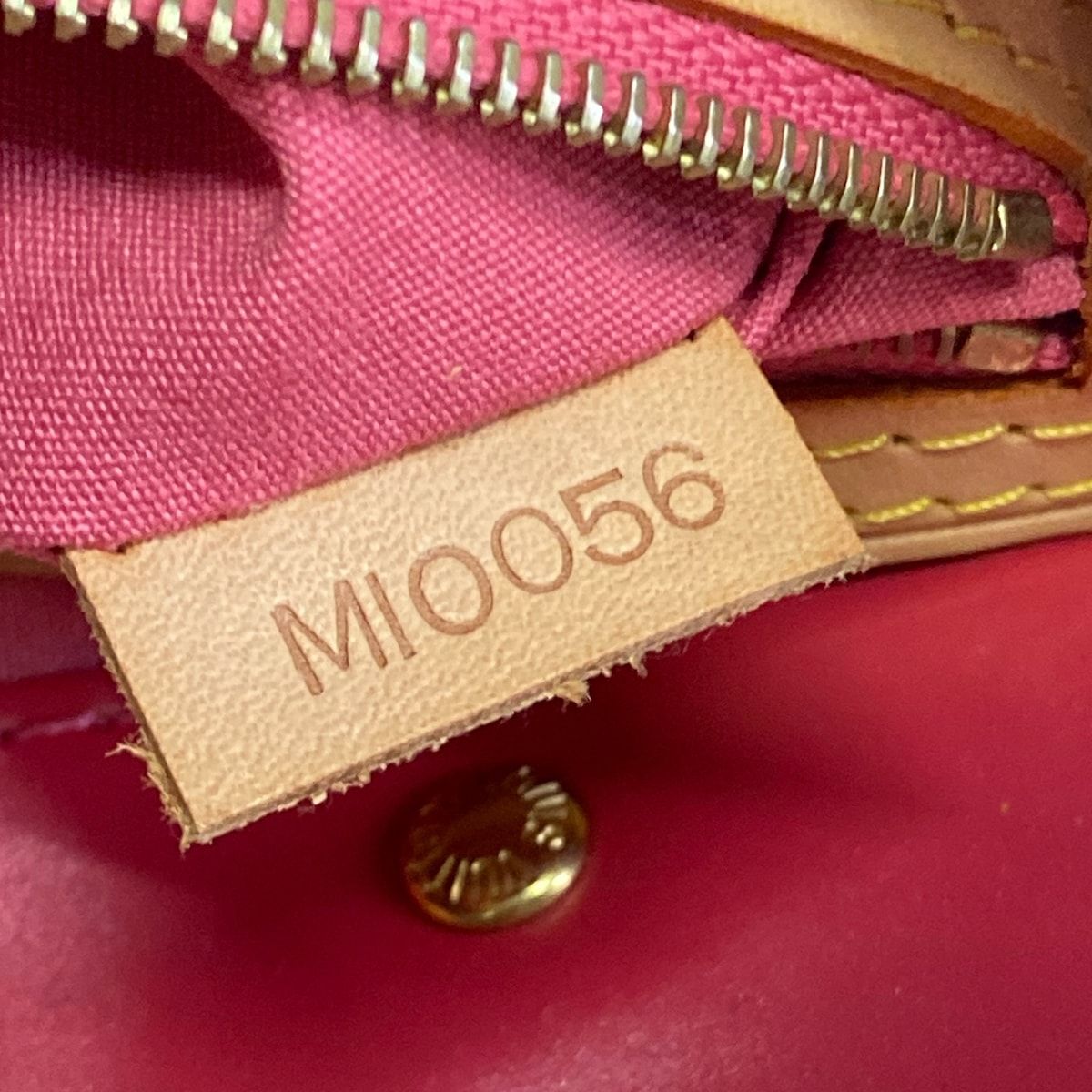 Louis Vuitton Handbag Monogram Vernis Reed PM Framboise Leather — view 9