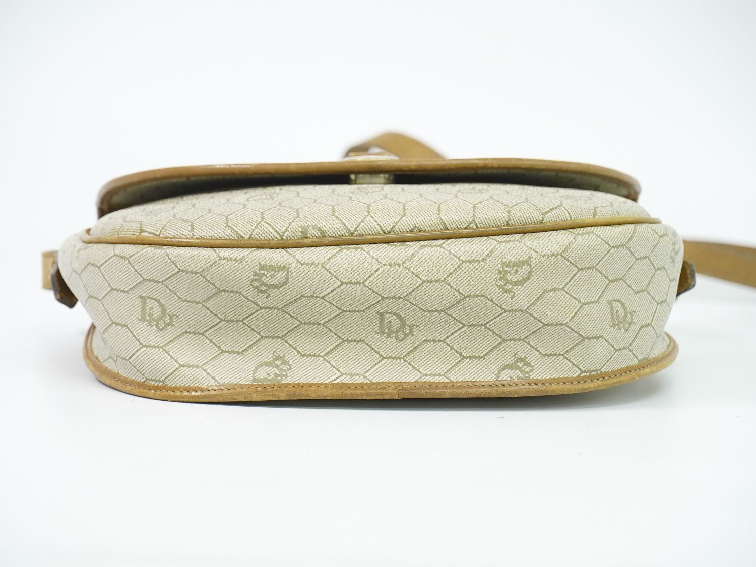 Dior Honeycomb Pattern Shoulder Bag Pochette Beige — view 3