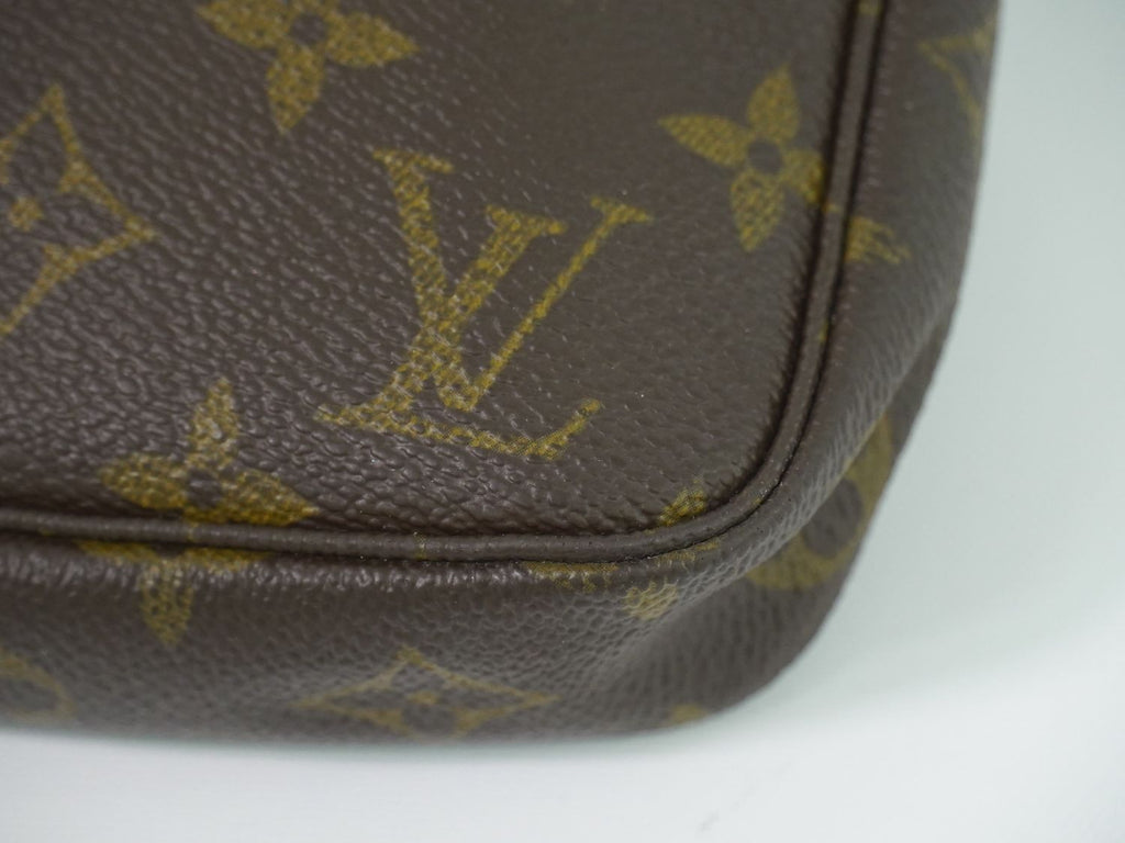 Louis Vuitton LV Pochette Monogram Pouch Handbag Brown — view 7