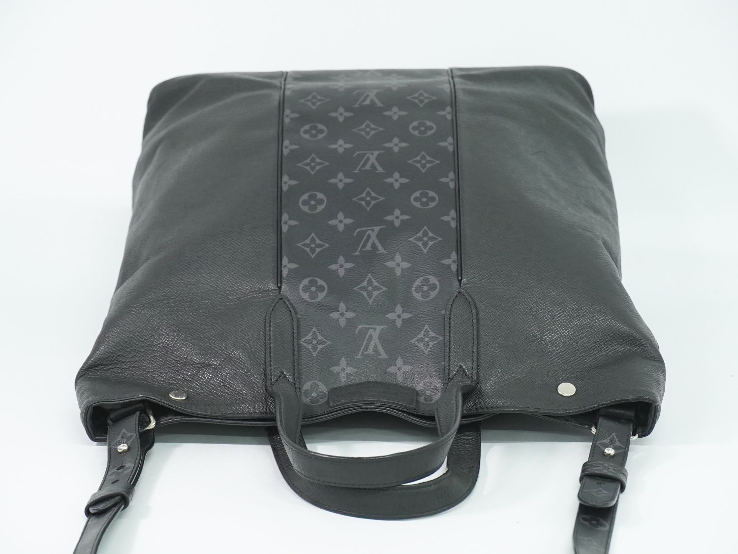 Louis Vuitton LV City Tote Taigarama Monogram Eclipse 2-Way Black Gray — view 5
