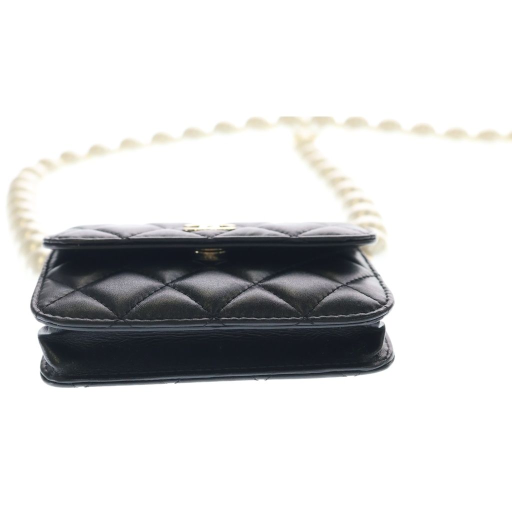 Chanel Quilted CC Logo Lambskin Gold Faux Pearl Chain Wallet Shoulder Bag Black — view 4