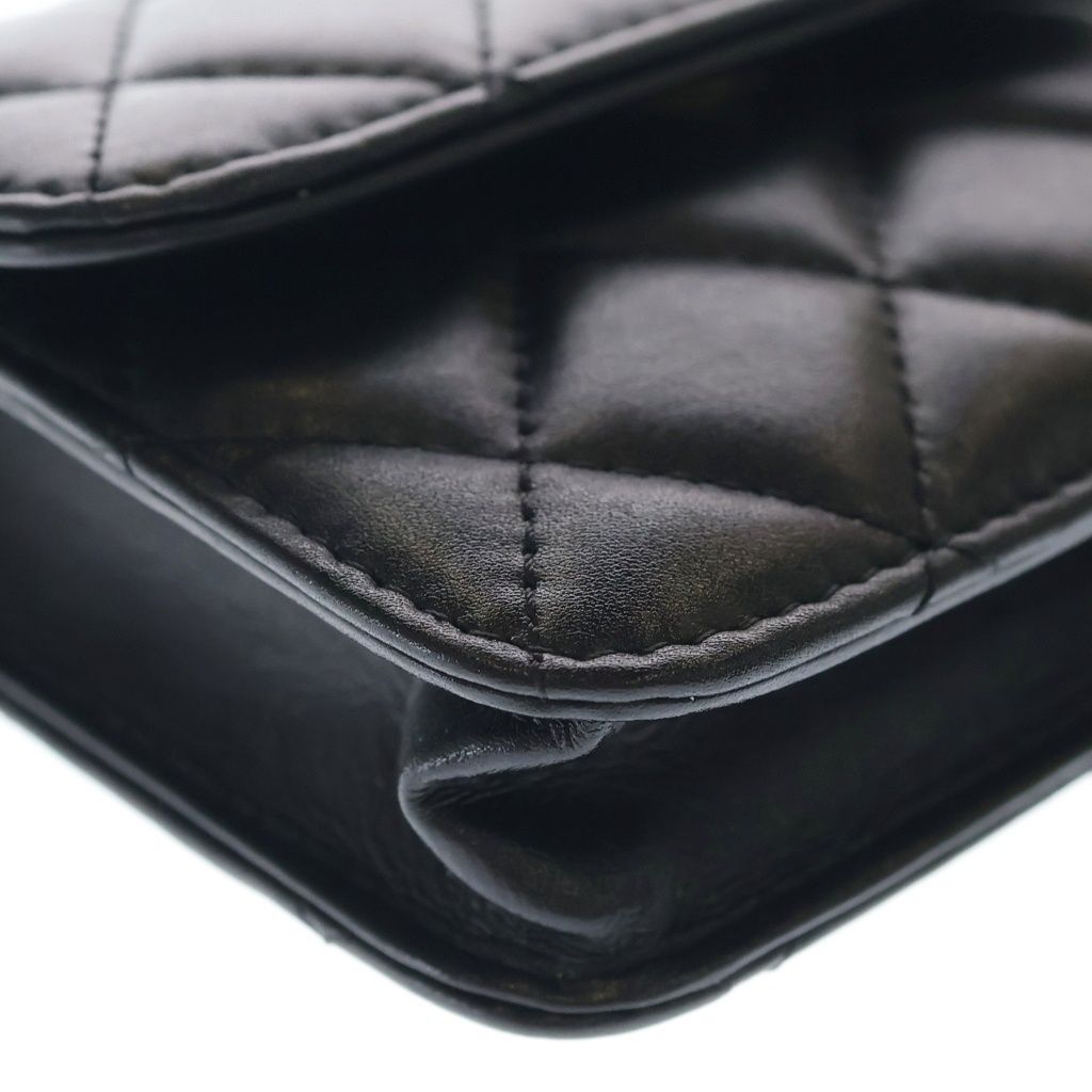 Chanel Quilted CC Logo Lambskin Gold Faux Pearl Chain Wallet Shoulder Bag Black — view 5