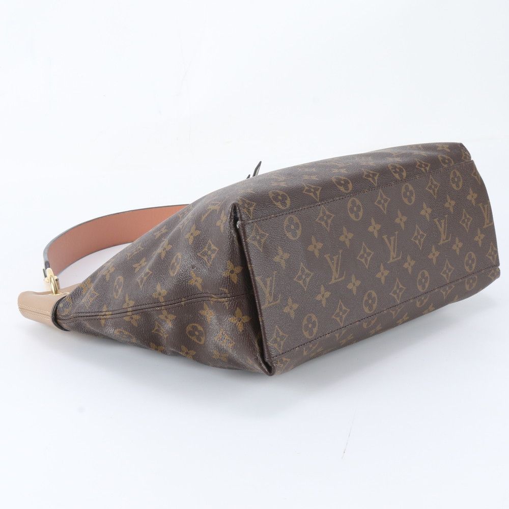 Louis Vuitton Monogram Tui Roulis Besace Leather Shoulder Bag Hand — view 5