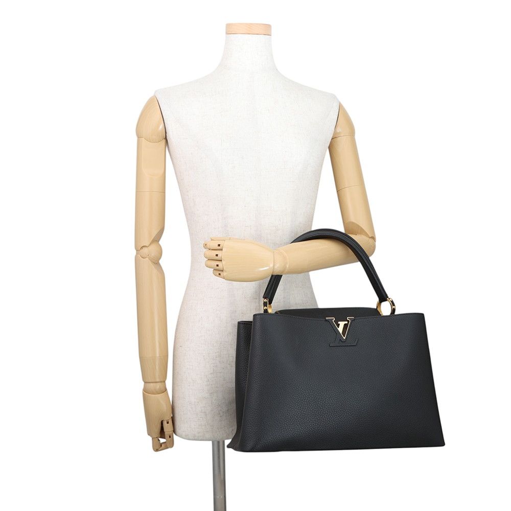 Louis Vuitton Handbag Capucines MM Taurillon Leather Bag Black — view 4