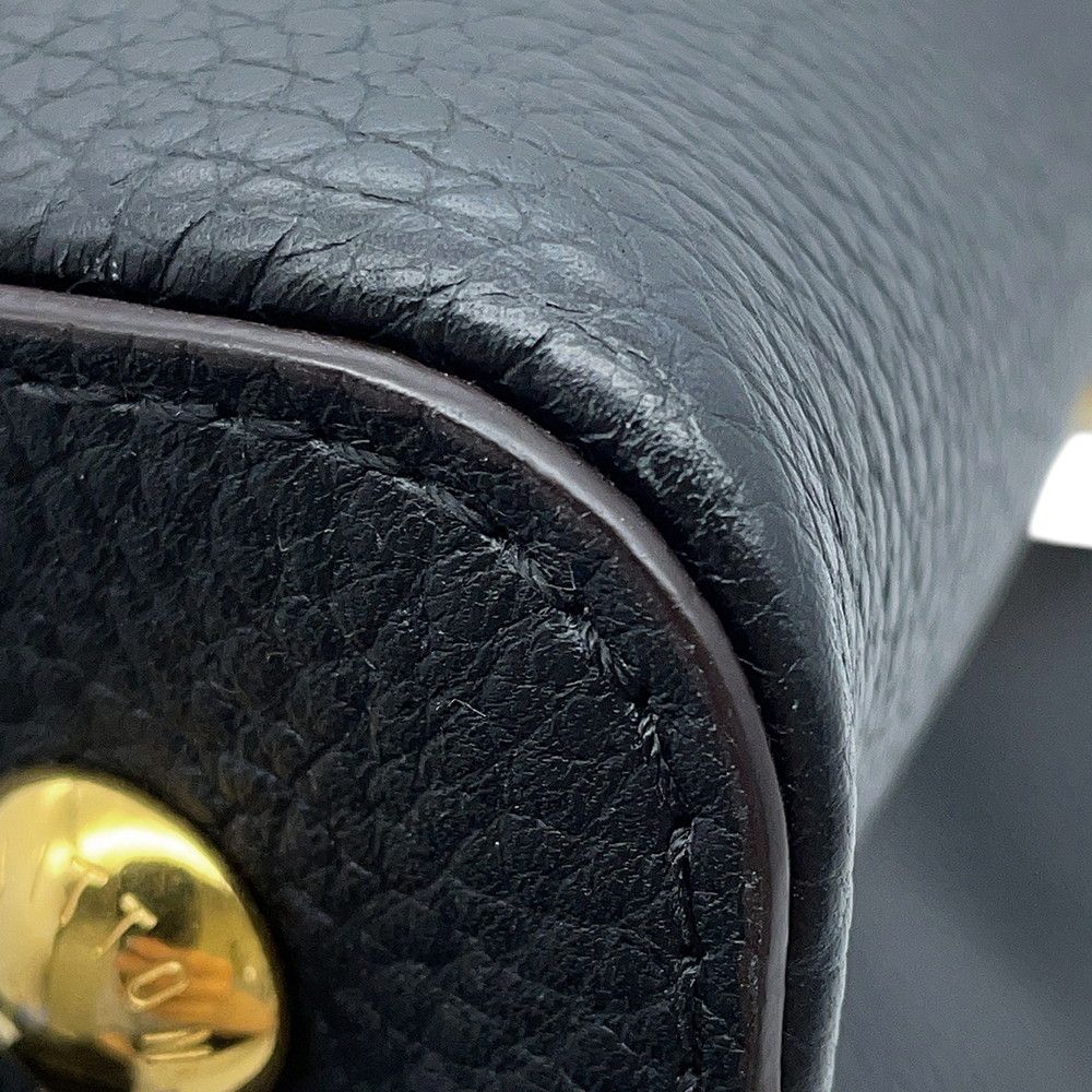Louis Vuitton Handbag Capucines MM Taurillon Leather Bag Black — view 6