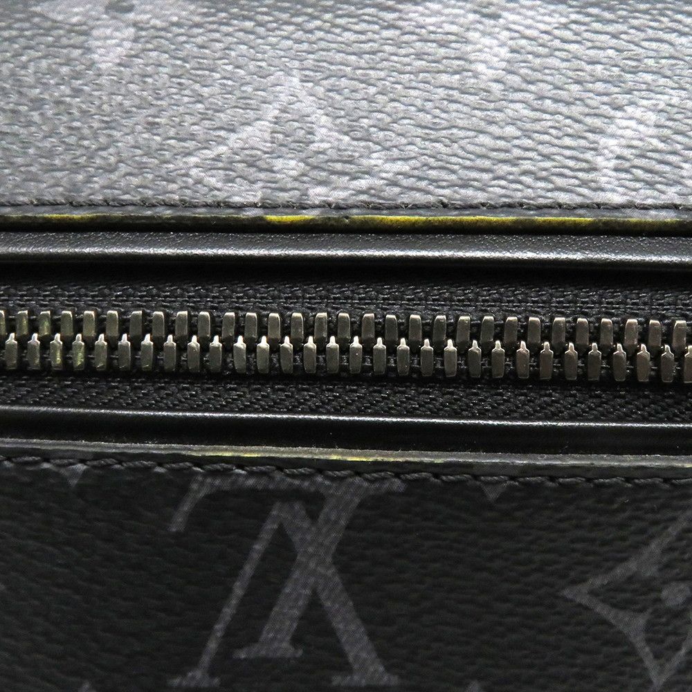 Louis Vuitton Belt Bag Monogram Eclipse Discovery PM Black — view 9