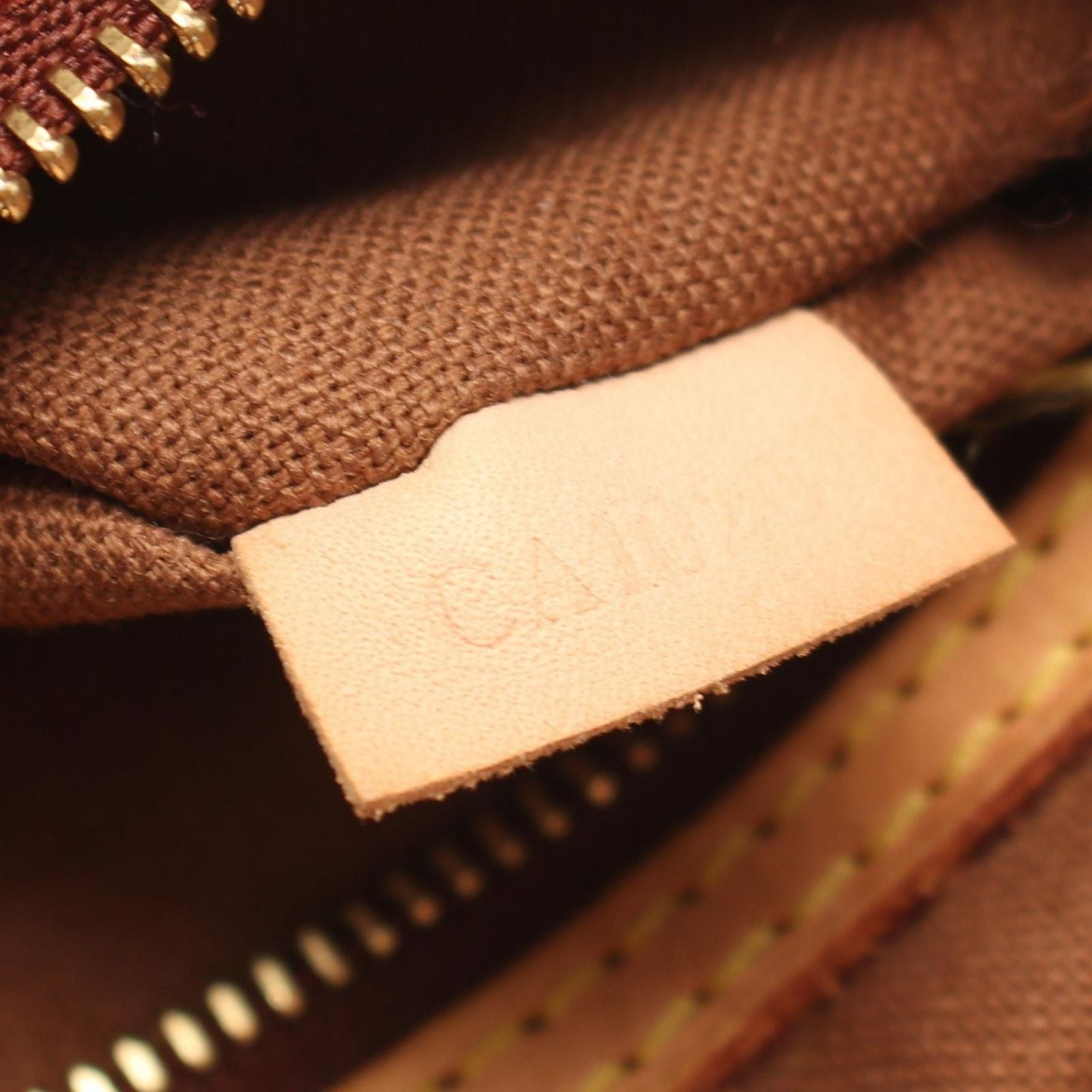 Louis Vuitton Tote Batignolles Vertical Canvas Leather — view 5