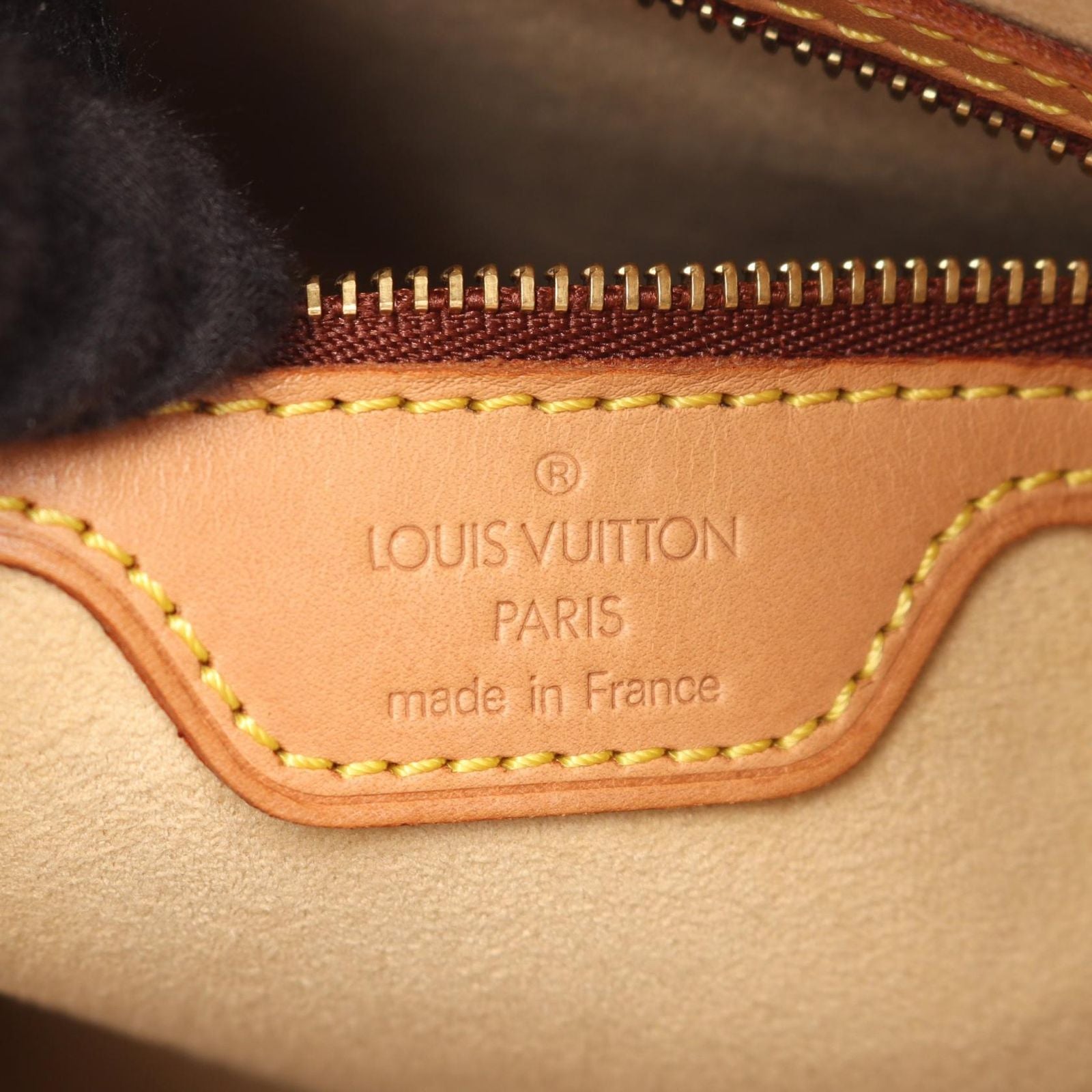 Louis Vuitton Shoulder Bag Looping GM Monogram Canvas Leather — view 4