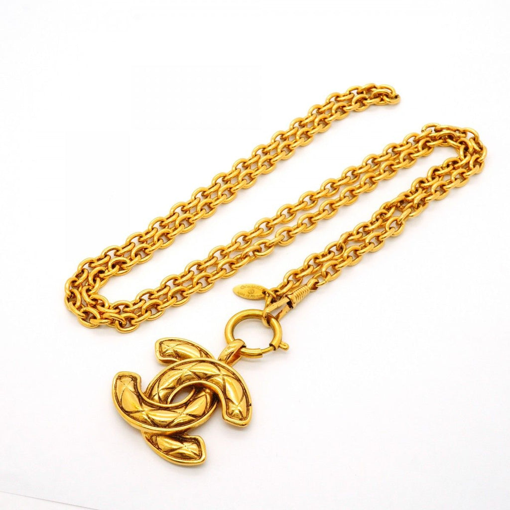 Chanel Necklace Vintage CC Logo Quilted Gold Plated — view 3