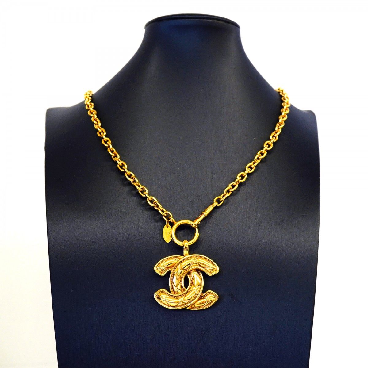 Chanel Necklace Vintage CC Logo Quilted Gold Plated — view 6