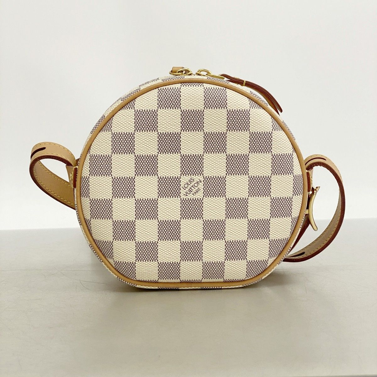 Louis Vuitton Shoulder Bag Damier Azur Boite Chapel PM White — view 9
