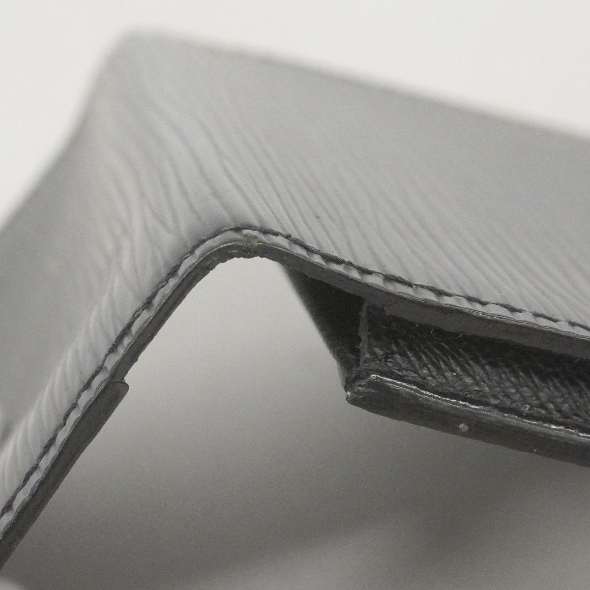 Louis Vuitton Business Card Holder Epi Envelop Noir — view 8