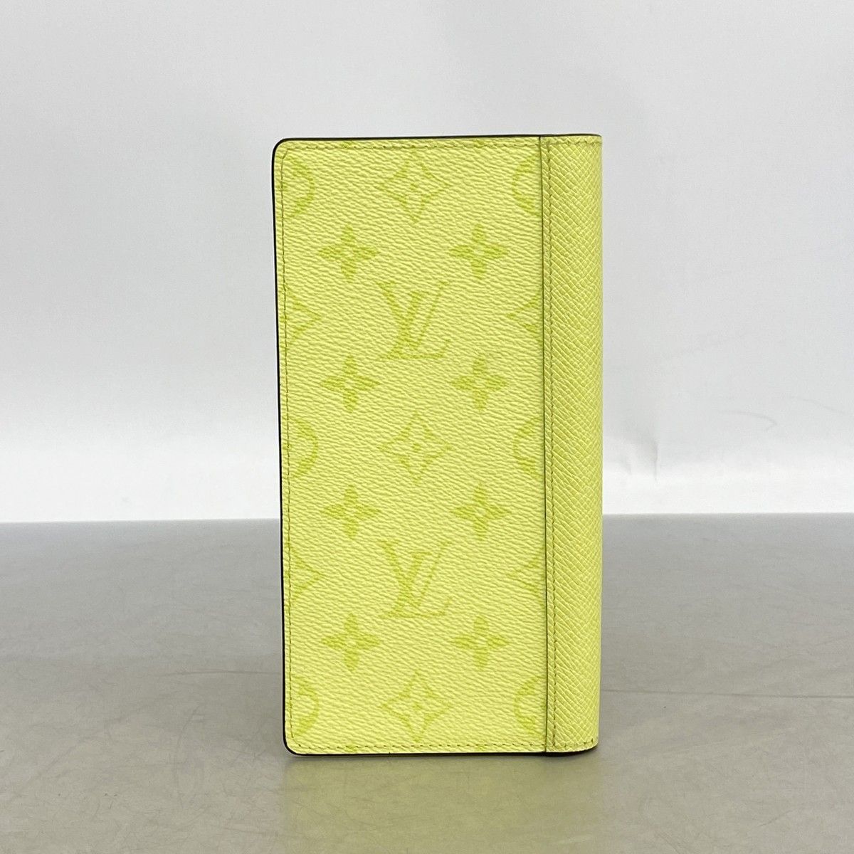 Louis Vuitton Wallet Taigarama Portefeuille Brazza Lemon — view 7